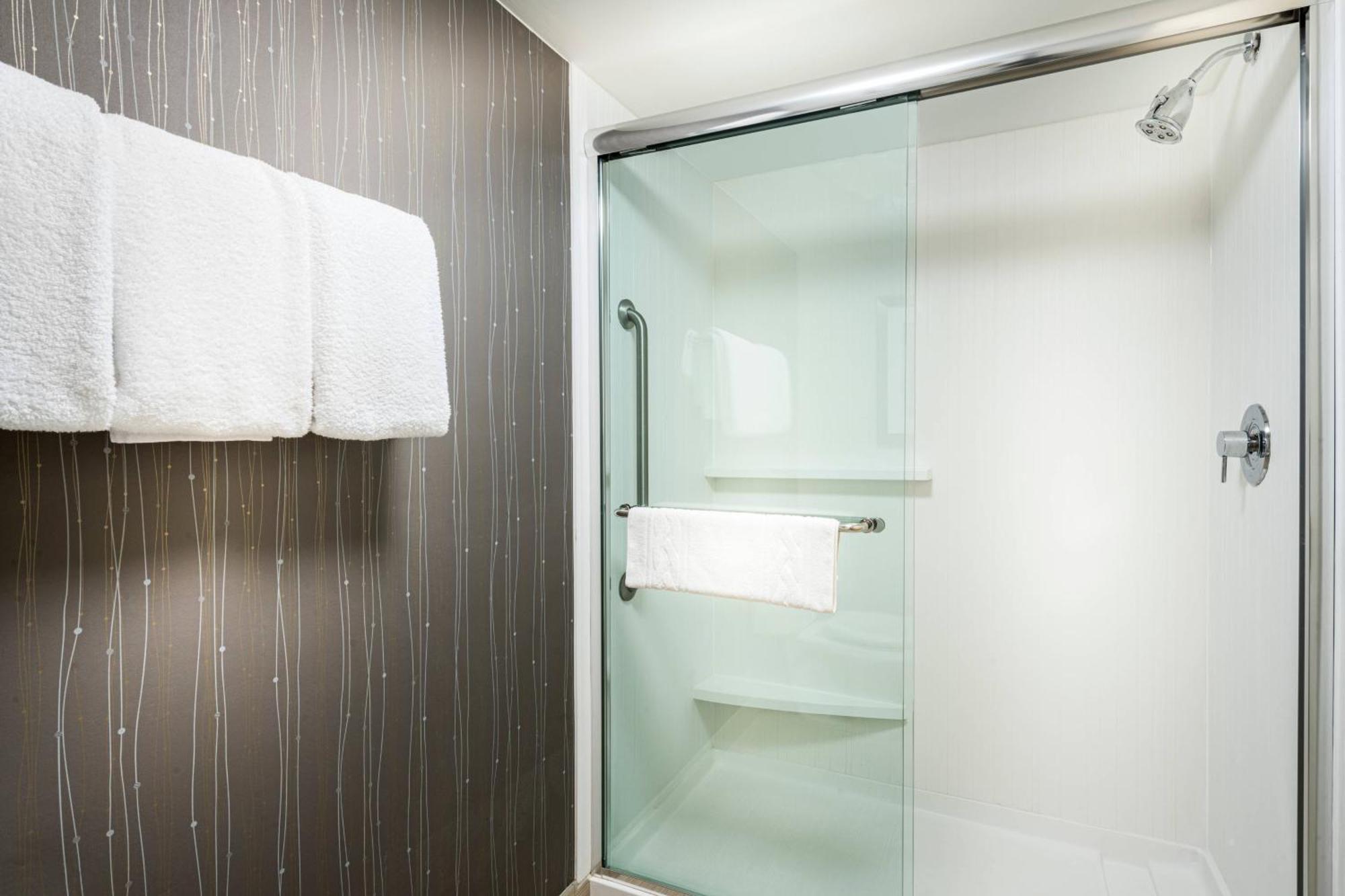 Courtyard By Marriott Lynchburg Hotel Ngoại thất bức ảnh